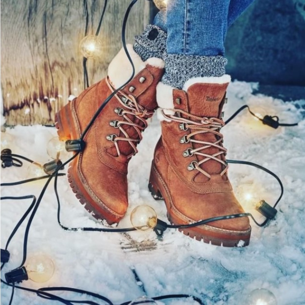 NEW Timberland Women’s Courmayeur Valley 6 Inch Waterproof Boots